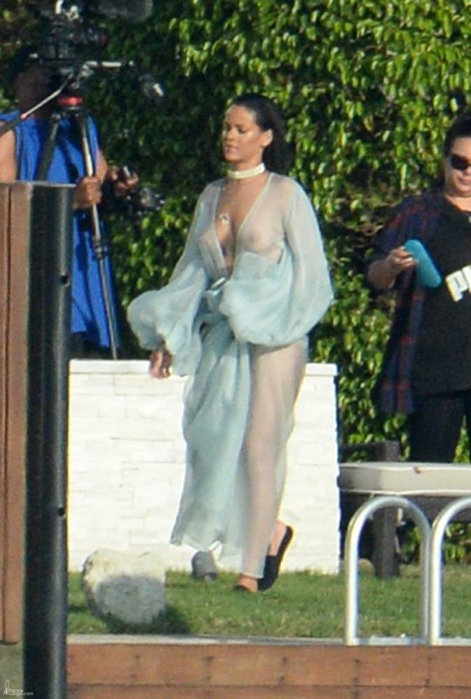 Rihanna Bikini Sheer Robe Nip Slip Photos Leaked - #12