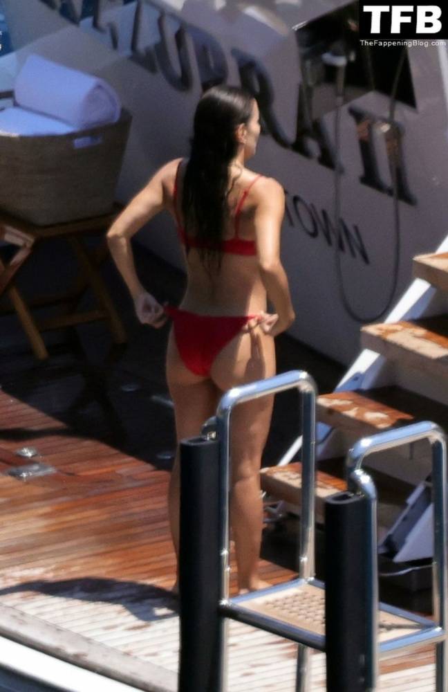 Eva Longoria Showcases Her Stunning Figure and Ass Crack in a Red Bikini on Holiday in Capri - #6