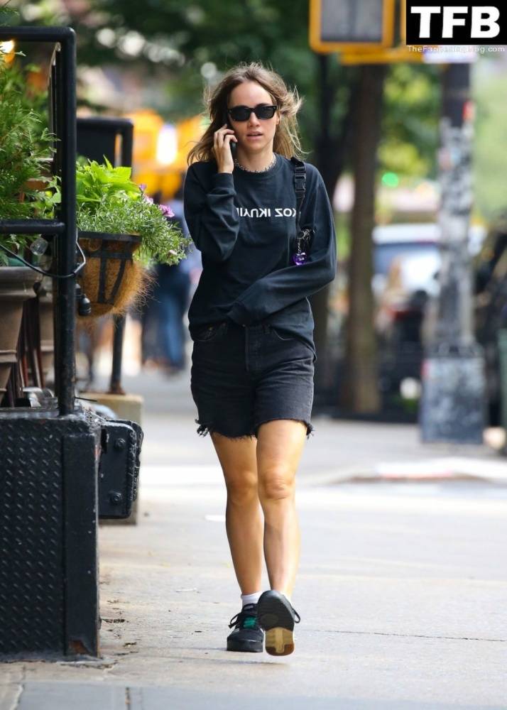 Suki Waterhouse Dons Denim Shorts for a Solo Outing in the Big Apple - #6