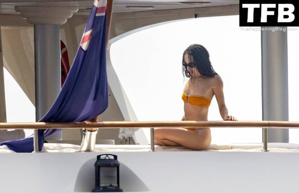 Zoe Kravitz & Channing Tatum Pack on the PDA While on a Romantic Holiday on a Mega Yacht in Italy - #14