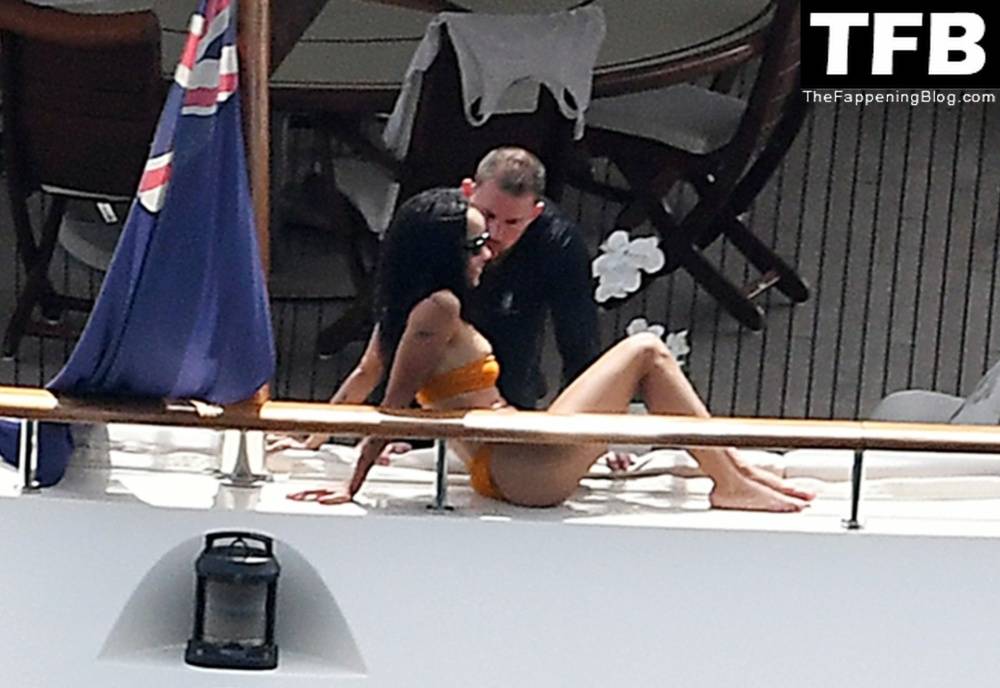 Zoe Kravitz & Channing Tatum Pack on the PDA While on a Romantic Holiday on a Mega Yacht in Italy - #7