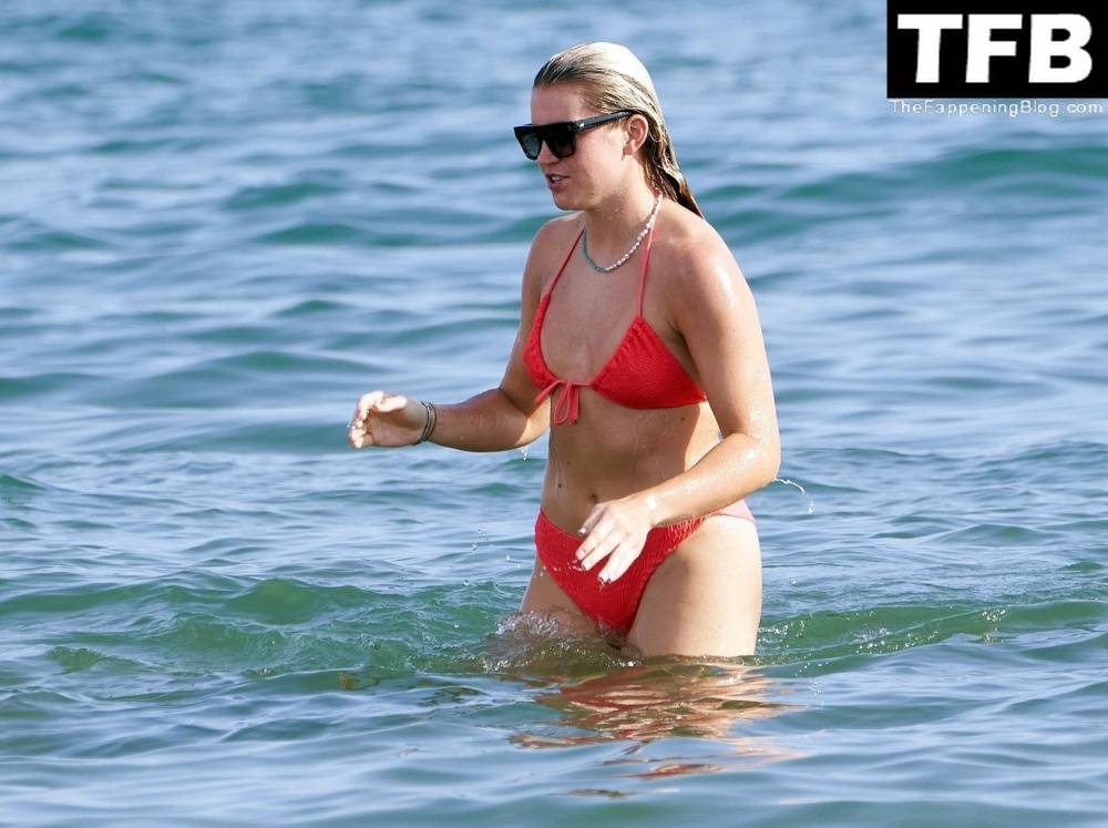 Alessia Russo is Pictured Relaxing on Holiday in Italy - #29