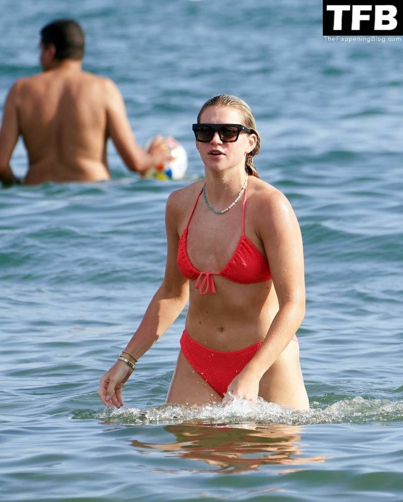 Alessia Russo is Pictured Relaxing on Holiday in Italy - #28