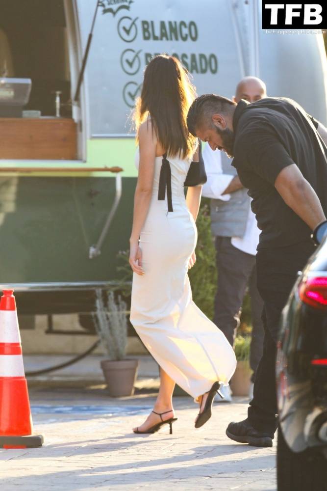 Kendall Jenner Arrives at Her 818 Tequila Event in a Radiant White Dress - #36