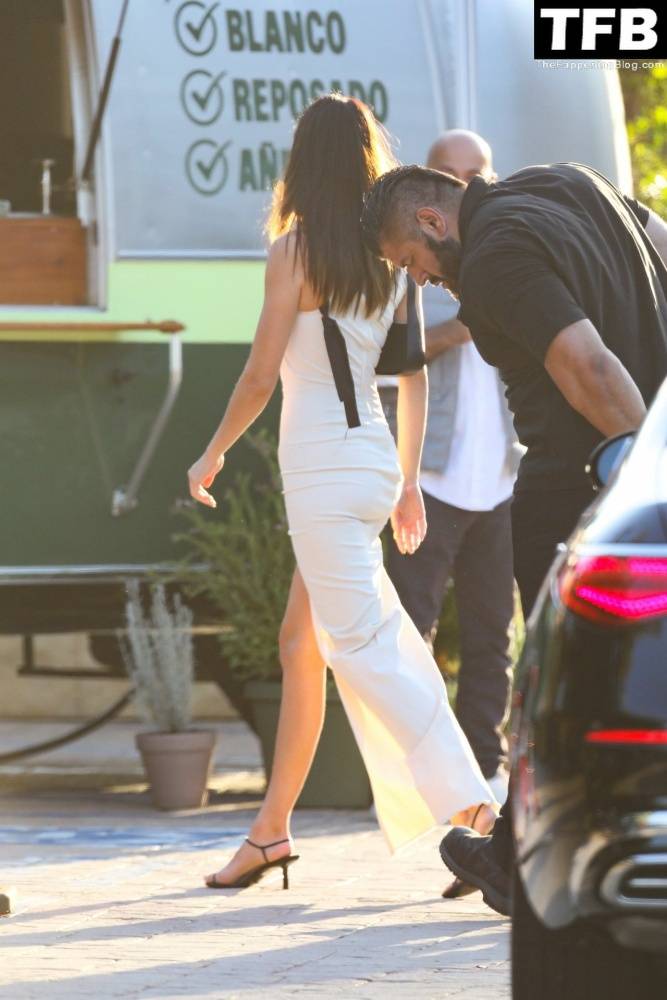 Kendall Jenner Arrives at Her 818 Tequila Event in a Radiant White Dress - #48