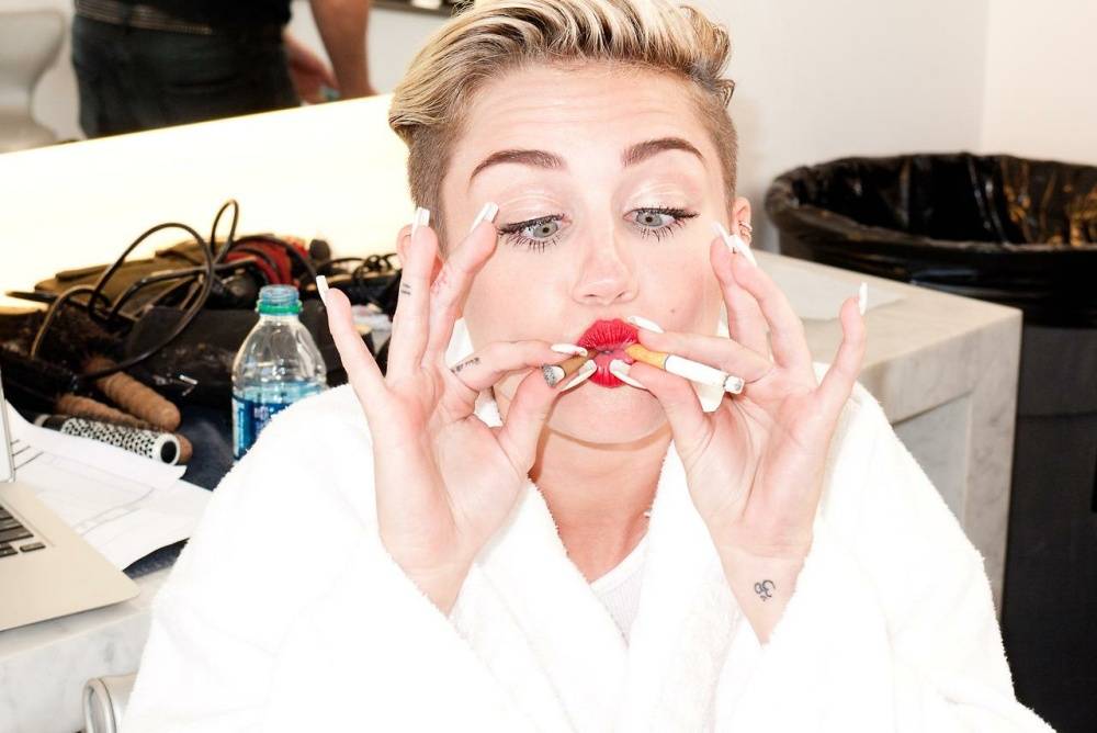 Miley Cyrus See-Through Panties BTS Set Leaked - #7