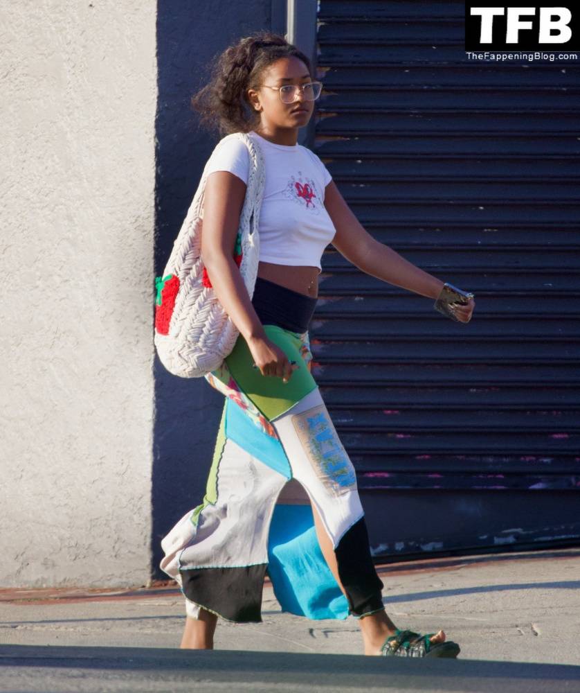 Sasha Obama Goes Braless in LA - #8