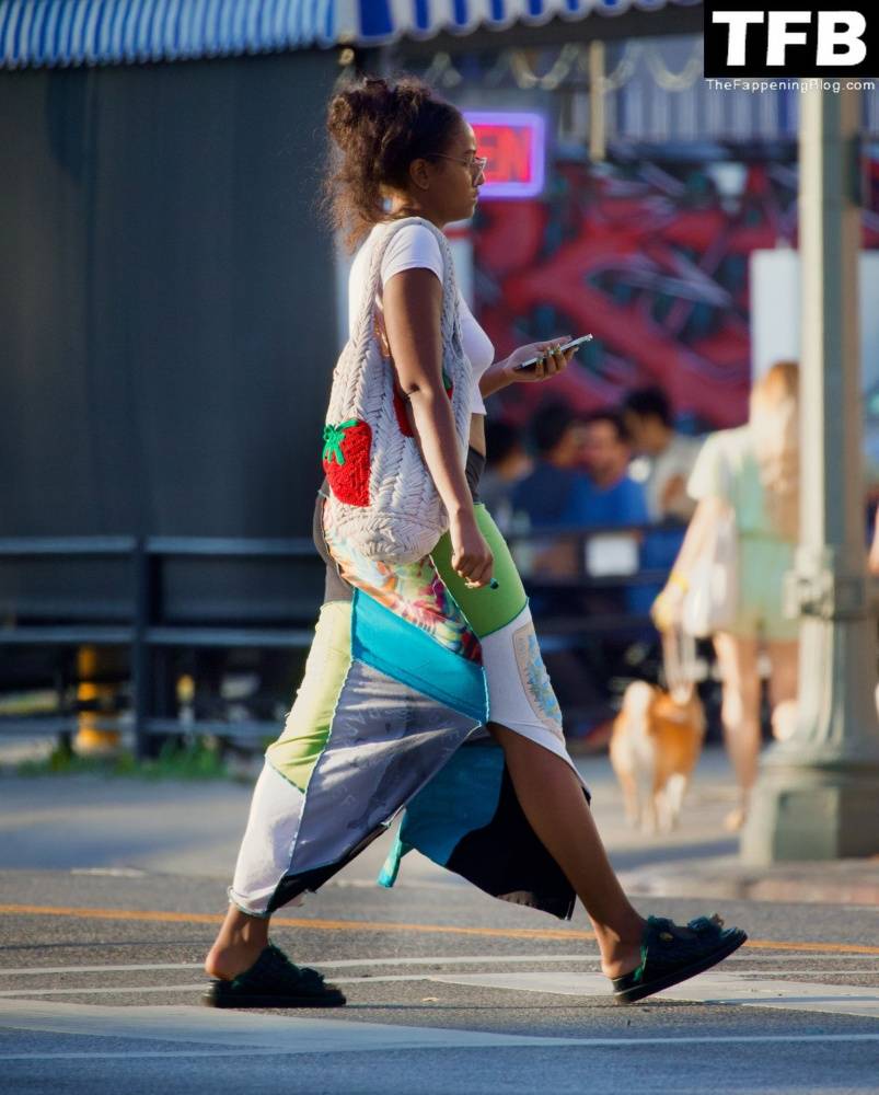 Sasha Obama Goes Braless in LA - #5