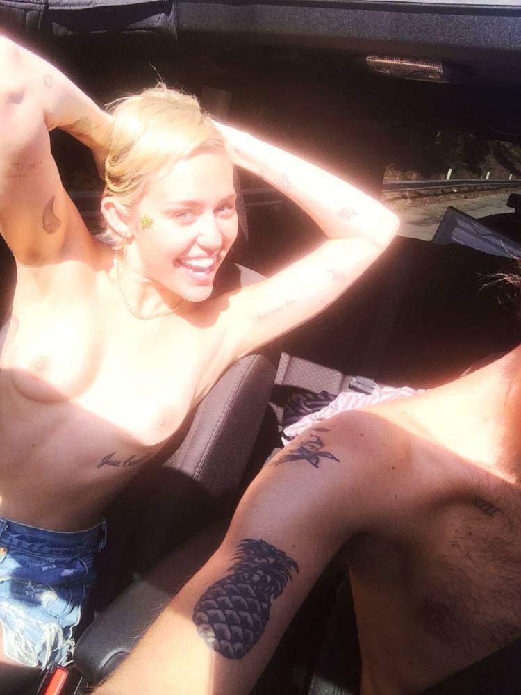 Miley Cyrus (mileycyrus) Nude OnlyFans Leaks (11 Photos) - #4