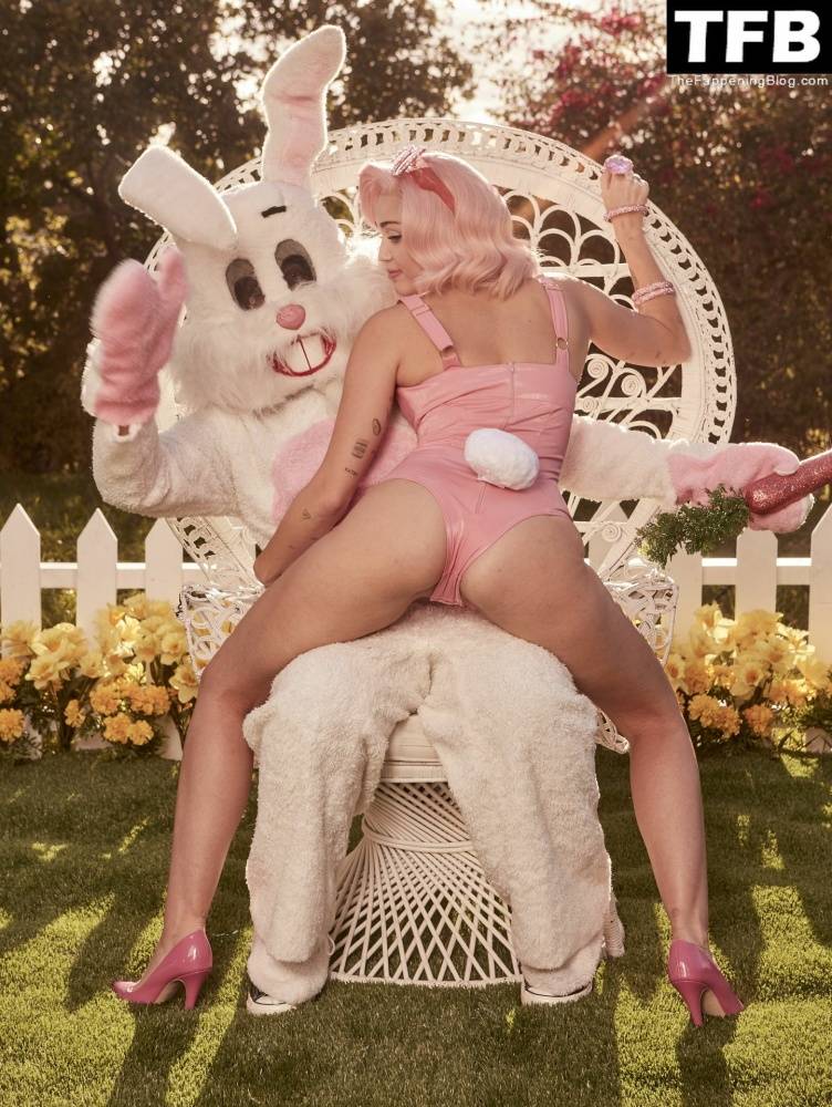 Miley Cyrus Nude & Sexy 13 Vogue Magazine Outtakes - #82