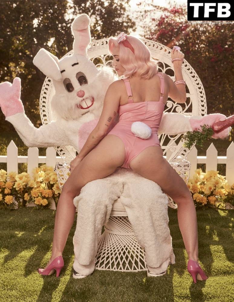 Miley Cyrus Nude & Sexy 13 Vogue Magazine Outtakes - #58