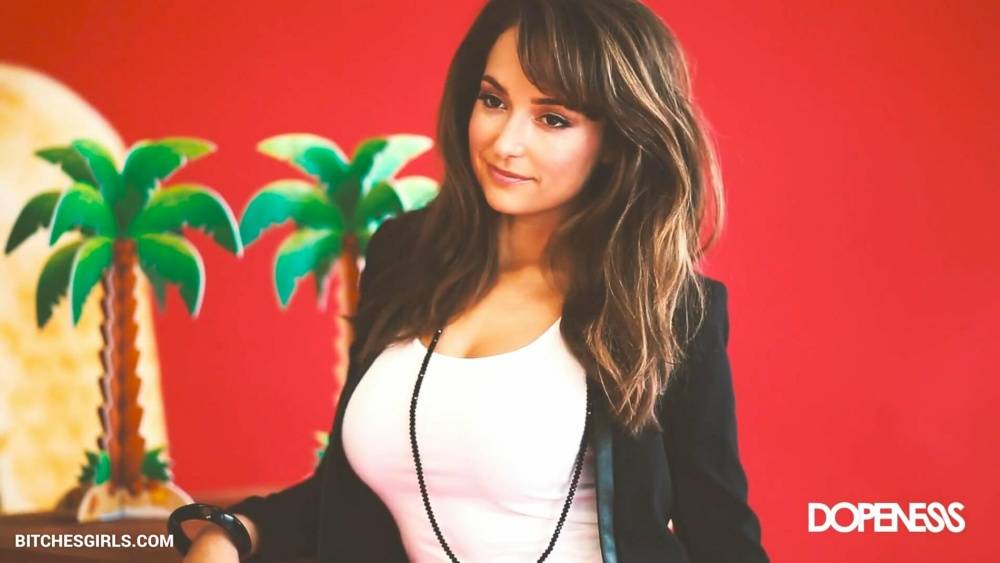 Milana Vayntrub Nude Thicc - Nude Videos Celebrities - #24