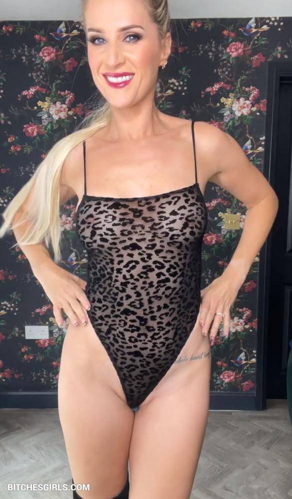 Sarah Jayne Dunn Nude Milf - sarahjaynedunn Onlyfans Leaks - #22