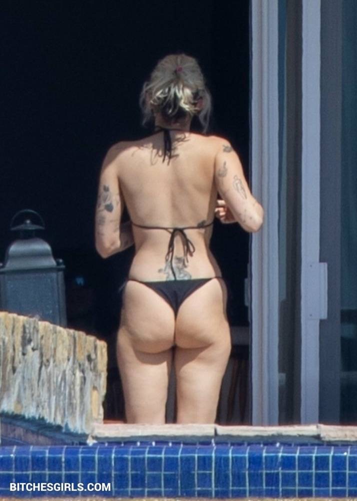 Miley Cyrus Nude Celebrity Tits Photos - #10