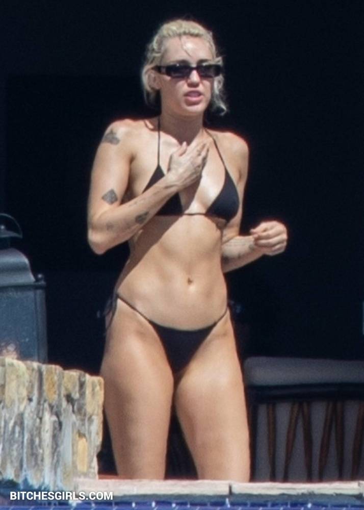 Miley Cyrus Nude Celebrity Tits Photos - #9