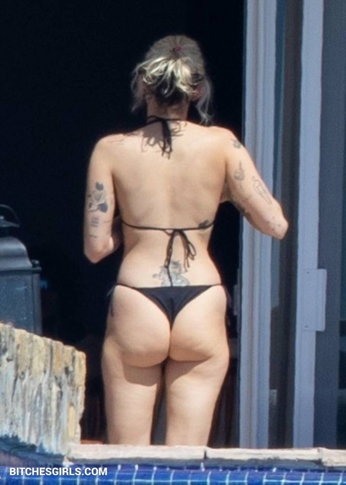 Miley Cyrus Nude Celebrity Tits Photos - #14