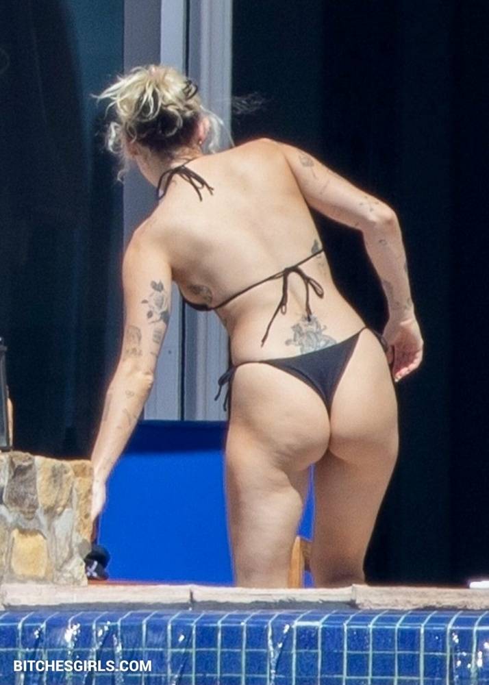 Miley Cyrus Nude Celebrity Tits Photos - #18