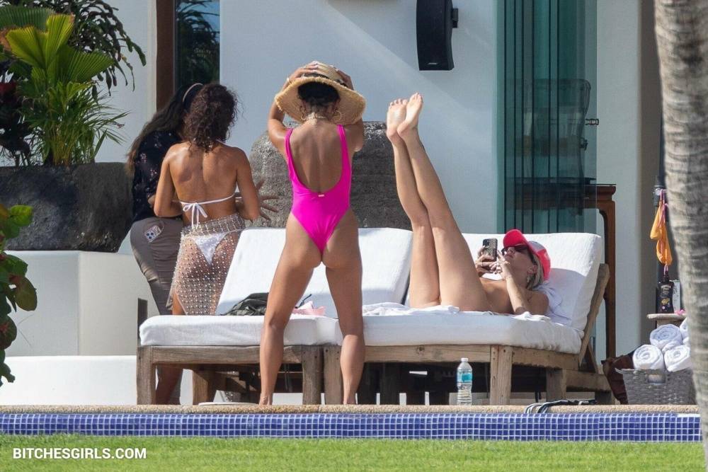 Vanessa Hudgens Nude Celebrity Leaked Photos - #19