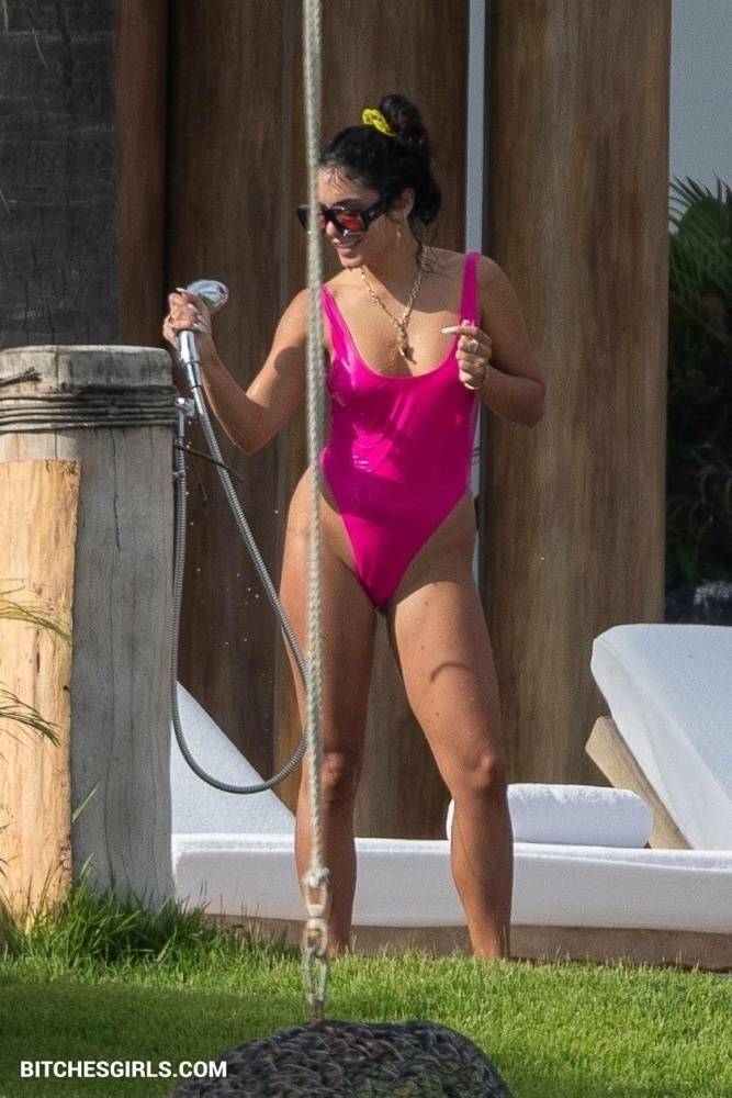 Vanessa Hudgens Nude Celebrity Leaked Photos - #21