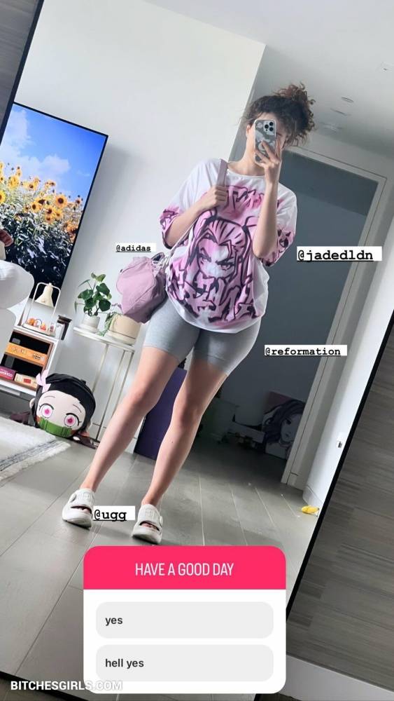 Pokimane Nude Twitch Streamer Leaked Photos - #18