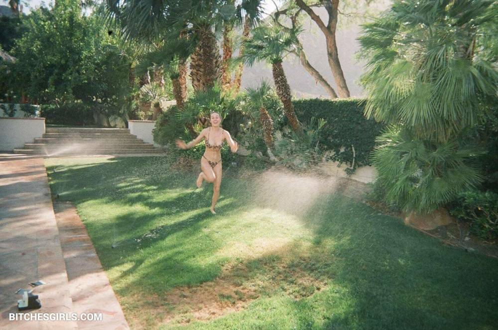 Brie Larson Nude Celebrity Leaked Photos - #22
