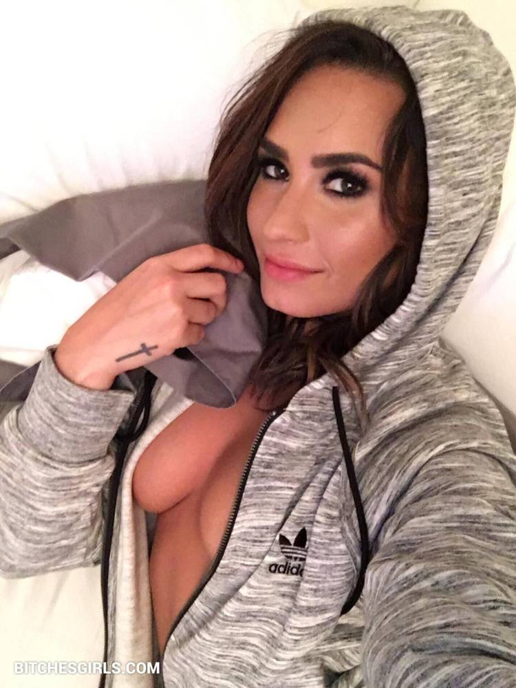 Demi Lovato Nude Celebrities - Lovato Celebrities Leaked Naked Photo - #15