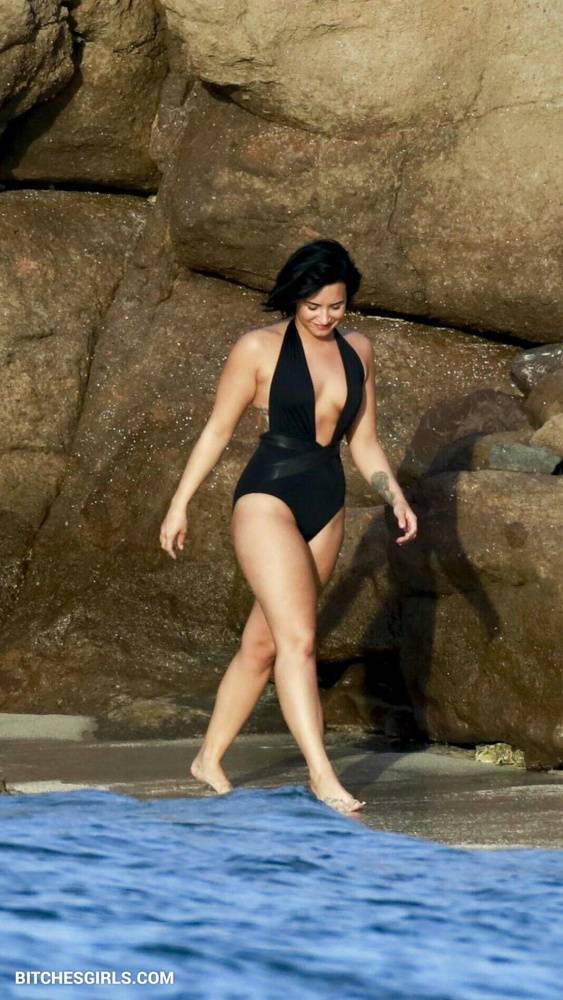 Demi Lovato Nude Celebrities - Lovato Celebrities Leaked Naked Photo - #14