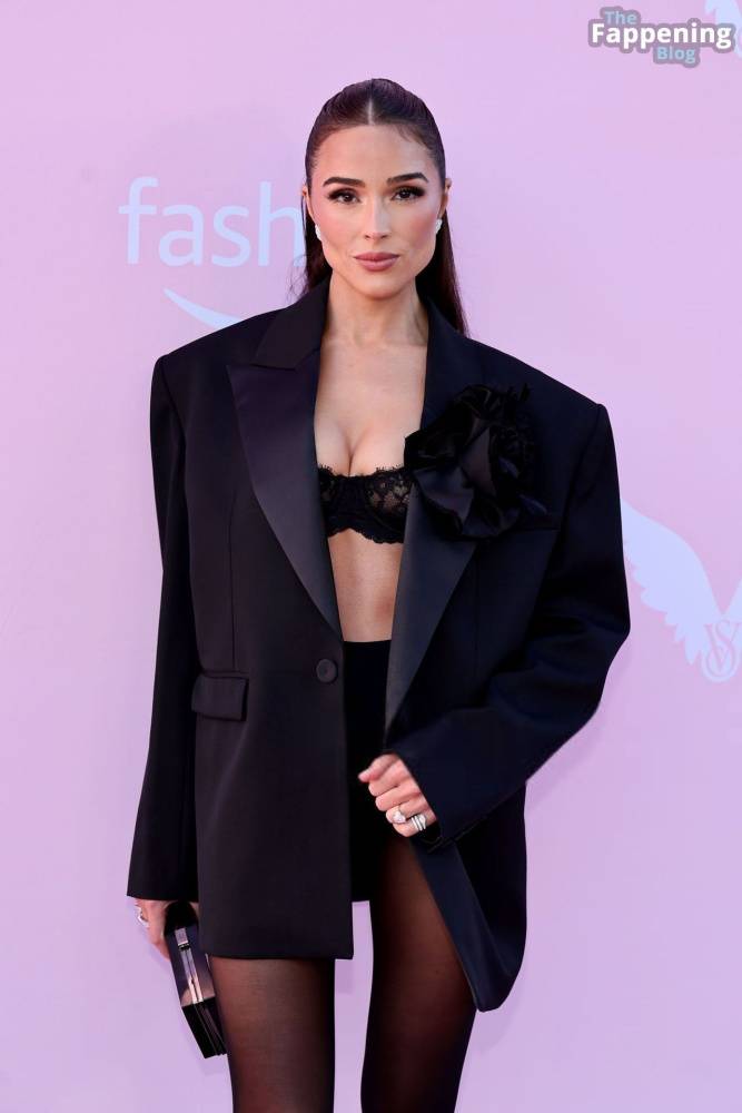 Olivia Culpo Displays Nice Cleavage at the 2024 Victoria’s Secret Show (43 Photos) - #25