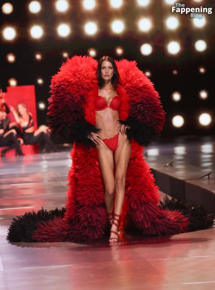 Bella Hadid Looks Stunning in Red at the 2024 Victoria’s Secret Show (63 Photos) - #5