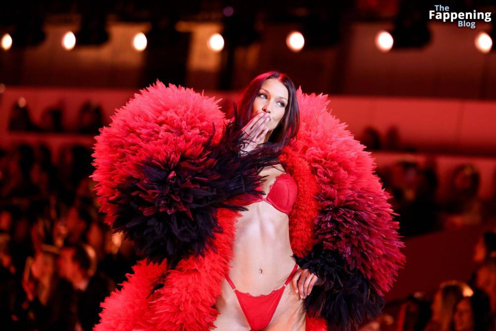 Bella Hadid Looks Stunning in Red at the 2024 Victoria’s Secret Show (63 Photos) - #28