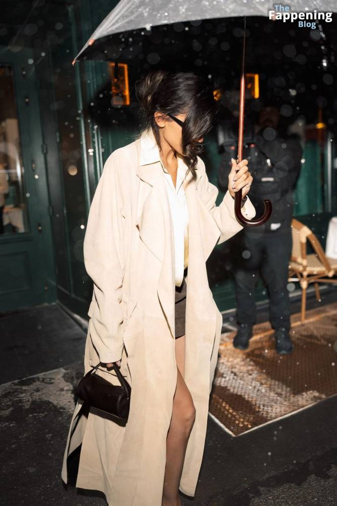 Kylie Jenner Flaunts Her Sexy Legs & Tits in Paris (29 Photos) - #27