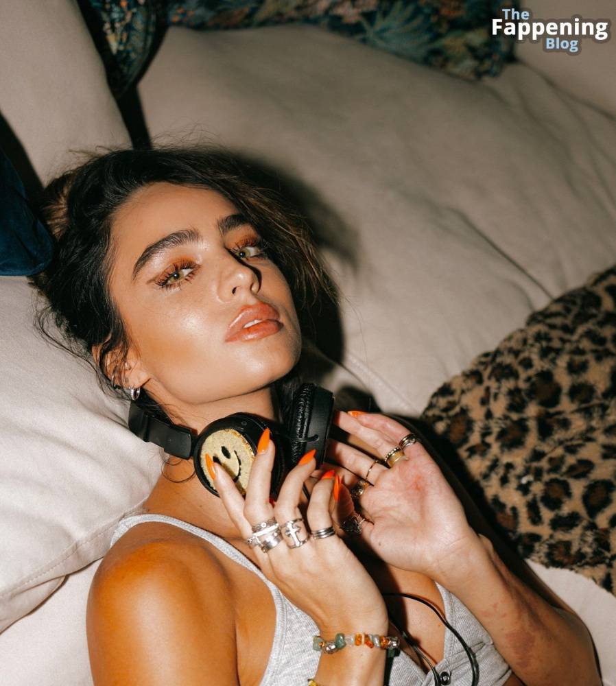 Sommer Ray Shows Off Her Sexy Butt in a New Shoot (18 Photos) - #9