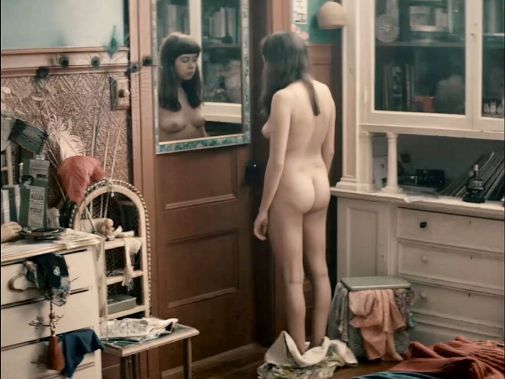 Bel Powley Nude & Sexy – The Diary of a Teenage Girl (5 Pics + Video) - #1