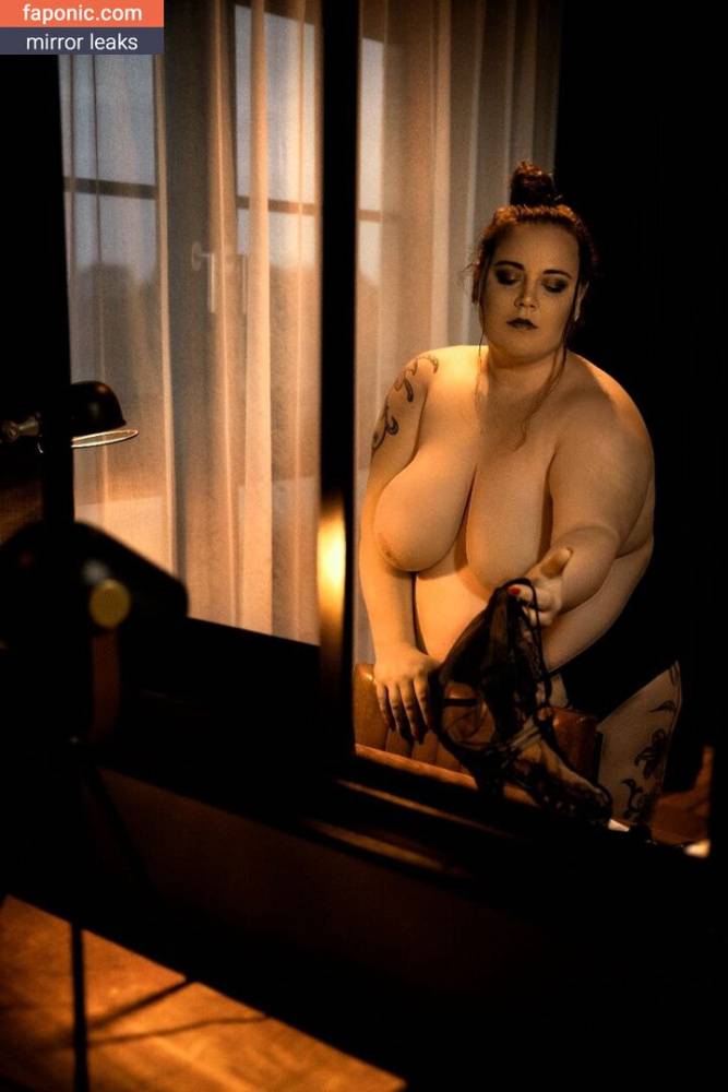 Curvyvanni Nude Leaks - #9