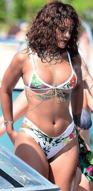 Rihanna / badgalriri Nude Leaks - #27