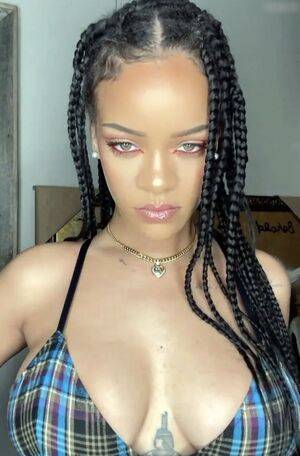 Rihanna / badgalriri Nude Leaks - #17