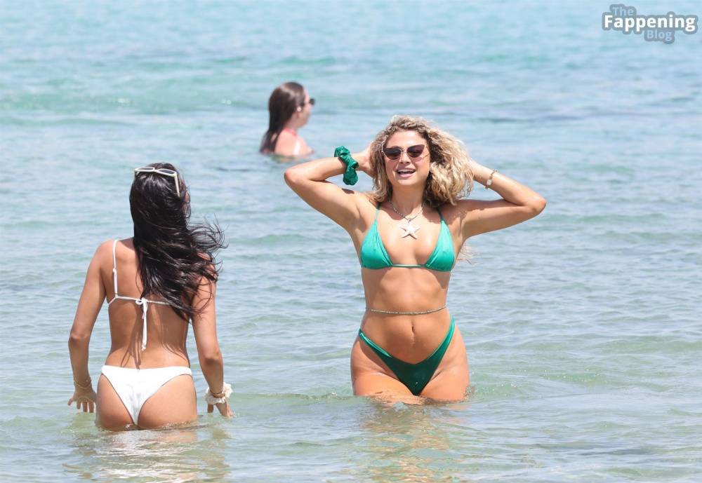 Antigoni Buxton & Paige Thorne Show Off Their Sexy Bikini Bodies (34 Photos) - #29