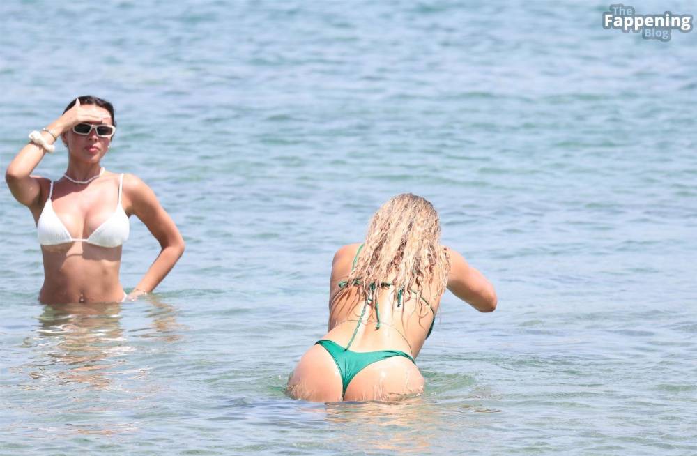 Antigoni Buxton & Paige Thorne Show Off Their Sexy Bikini Bodies (34 Photos) - #31