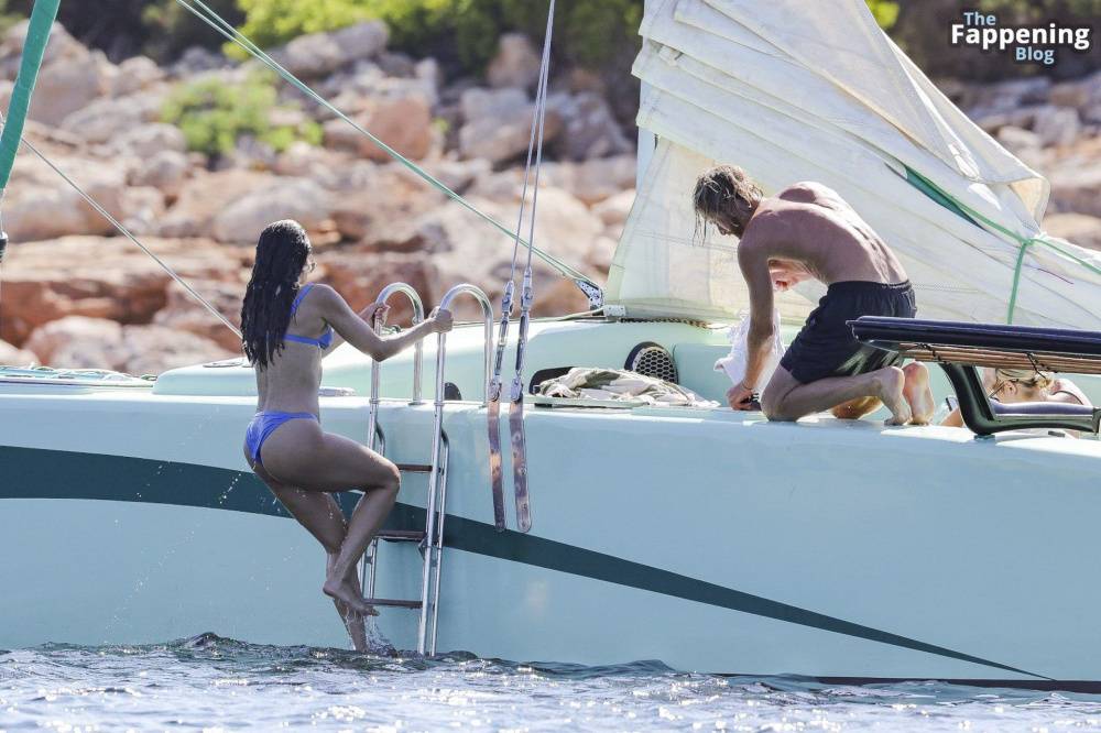 Eiza Gonzalez Looks Sexy in a Blue Bikini as She Enjoys a Day with Friends in Ibiza (18 Photos) - #14