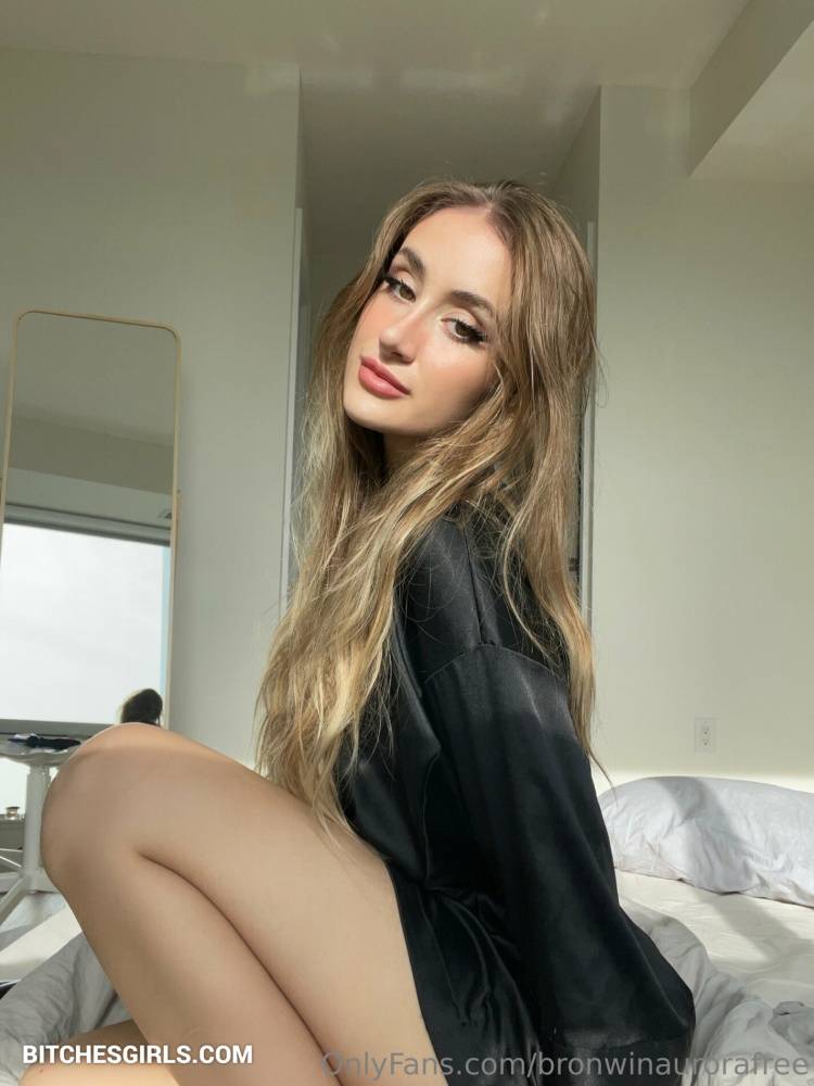 Bronwin Petite Sexy Girl - Bronwin Aurora Onlyfans Leaked Naked Photo - #21