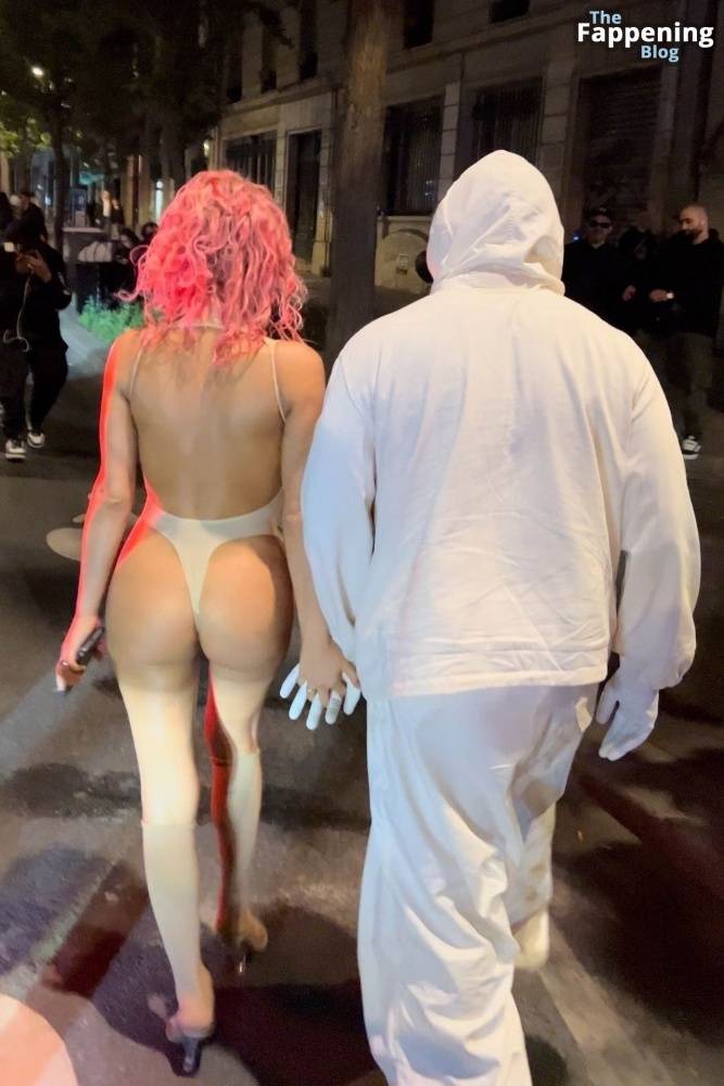 Bianca Censori Flashes Her Nude Boobs in Paris (57 Photos) - #19