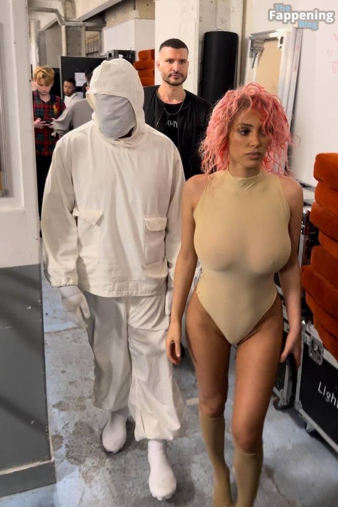 Bianca Censori Flashes Her Nude Boobs in Paris (57 Photos) - #18