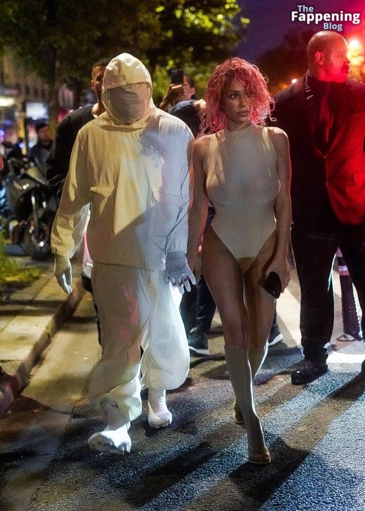 Bianca Censori Flashes Her Nude Boobs in Paris (57 Photos) - #8
