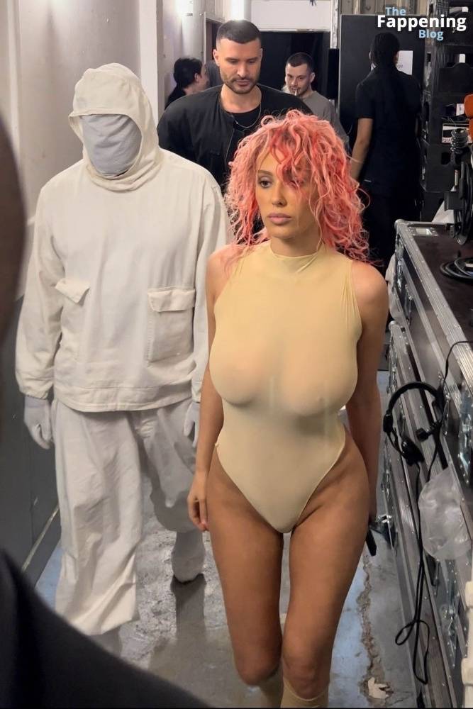 Bianca Censori Flashes Her Nude Boobs in Paris (57 Photos) - #16