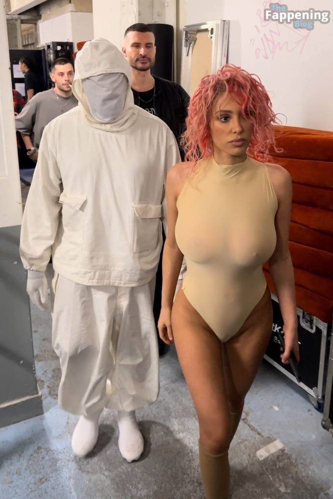 Bianca Censori Flashes Her Nude Boobs in Paris (57 Photos) - #3
