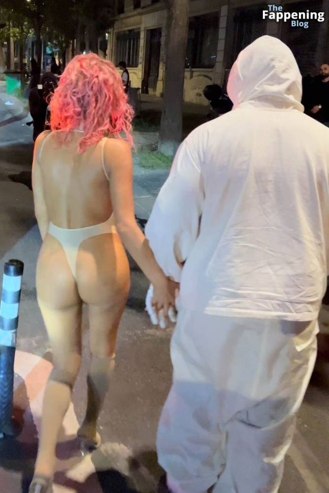 Bianca Censori Flashes Her Nude Boobs in Paris (57 Photos) - #17