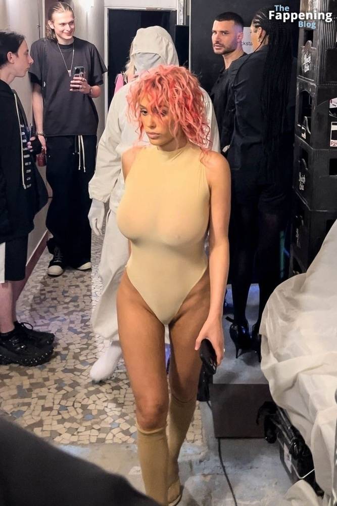 Bianca Censori Flashes Her Nude Boobs in Paris (57 Photos) - #31
