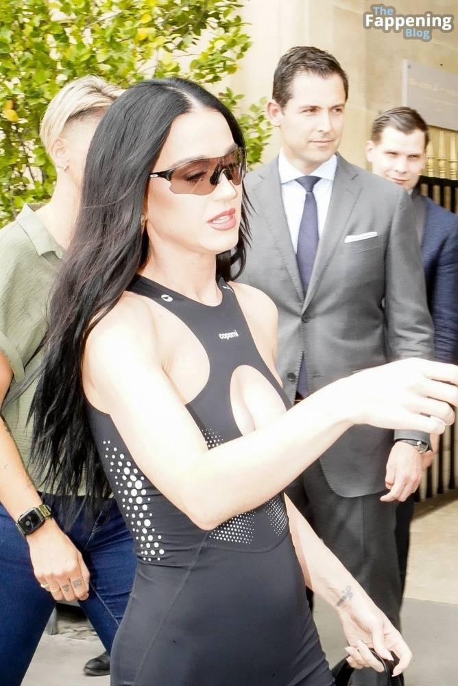 Katy Perry Shows Off Her Sexy Tits in Paris (45 Photos) - #41