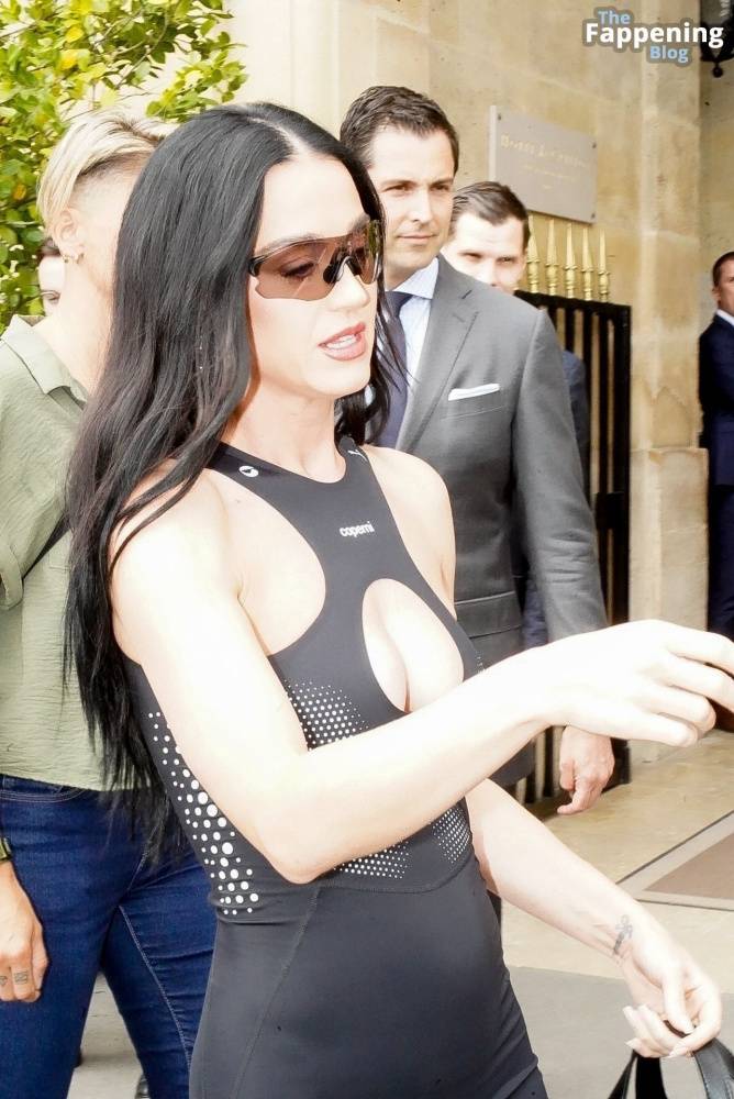 Katy Perry Shows Off Her Sexy Tits in Paris (45 Photos) - #42