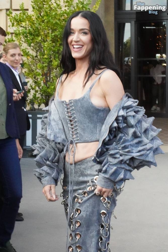 Braless Katy Perry Leaves Crillon Hotel For Dinner in Paris (120 Photos) - #9